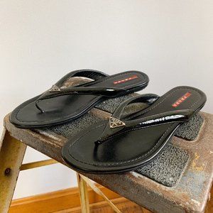 Prada Patent Leather Flip-Flops / 39
